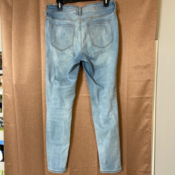 Old Navy Rockstar Jeans - Picture 2 of 4